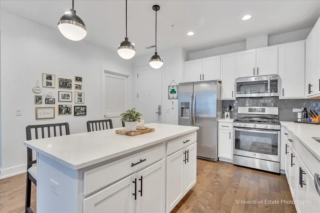 940 Maple Avenue Downers Grove IL 60515