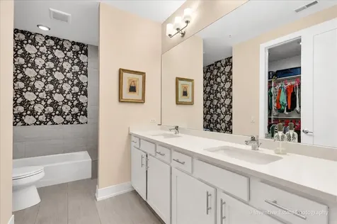 940 Maple Avenue Downers Grove IL 60515