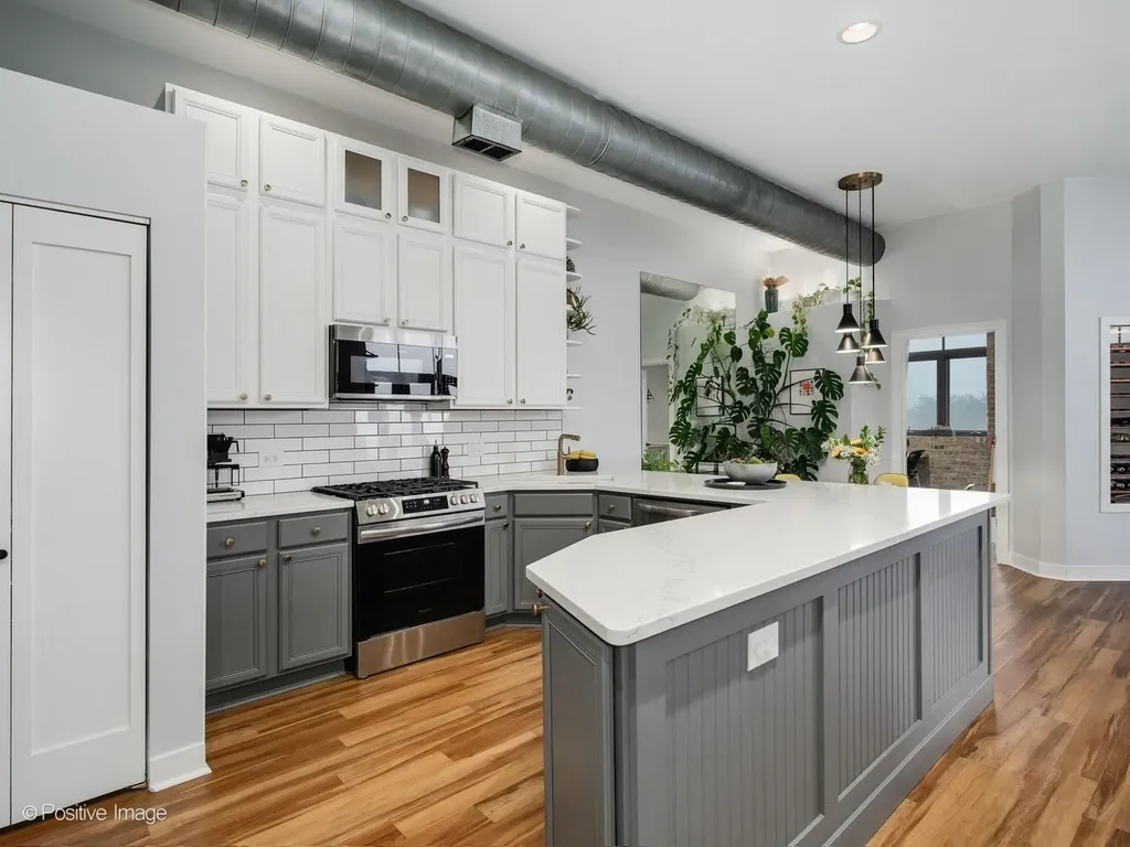 2101 West Rice Street Chicago IL 60622