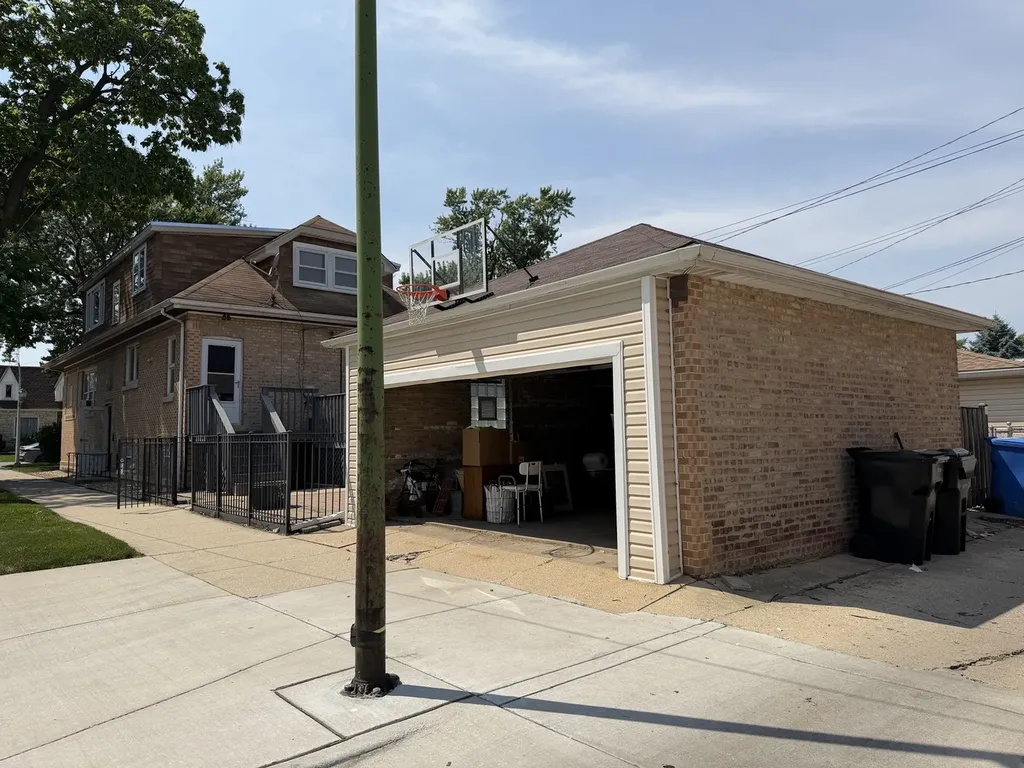 5501 North Parkside Avenue Chicago IL 60630