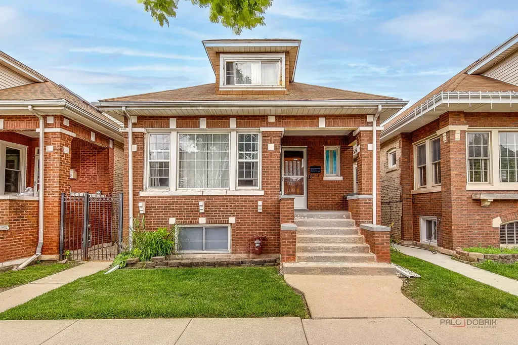 4439 West Deming Place Chicago IL 60639