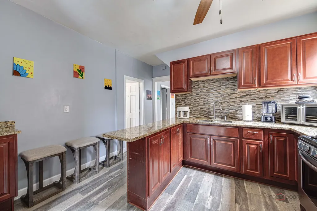 4439 West Deming Place Chicago IL 60639