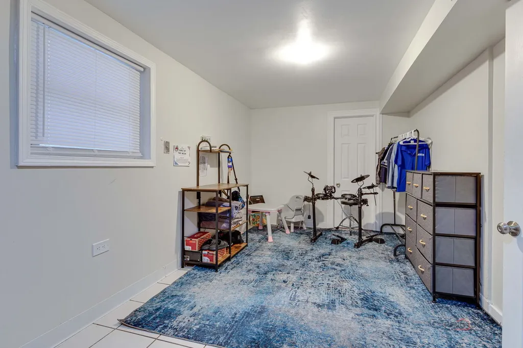 4439 West Deming Place Chicago IL 60639