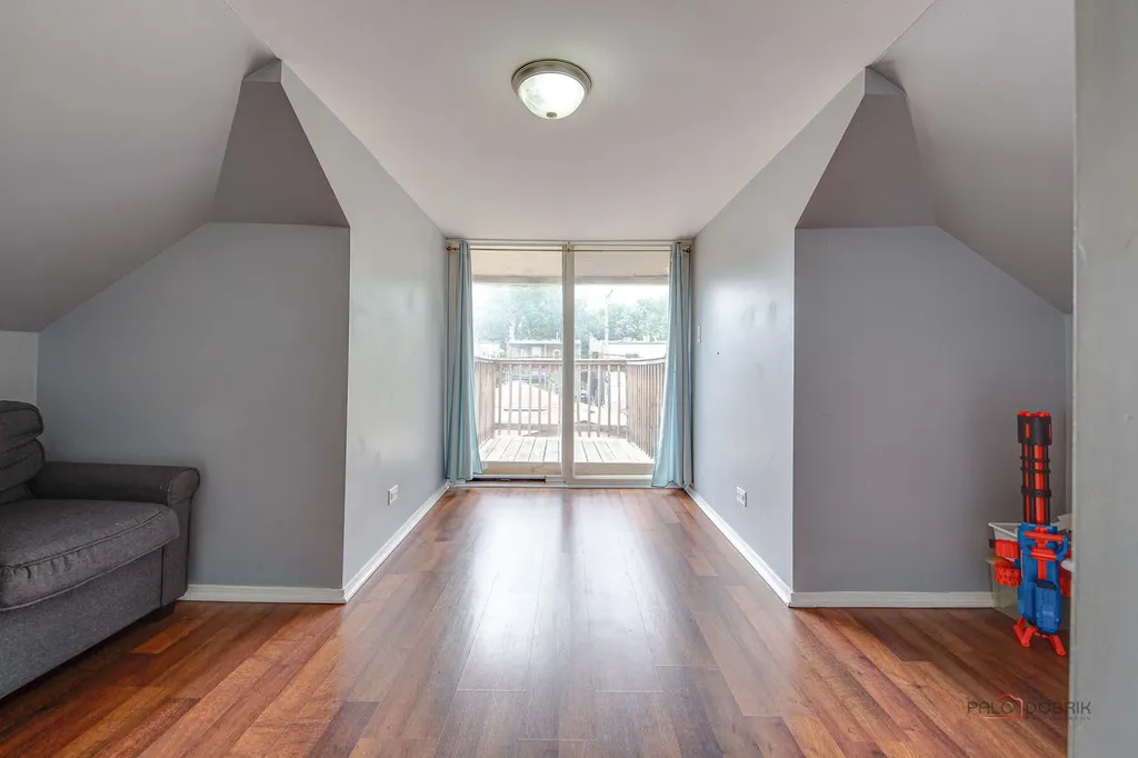 4439 West Deming Place Chicago IL 60639