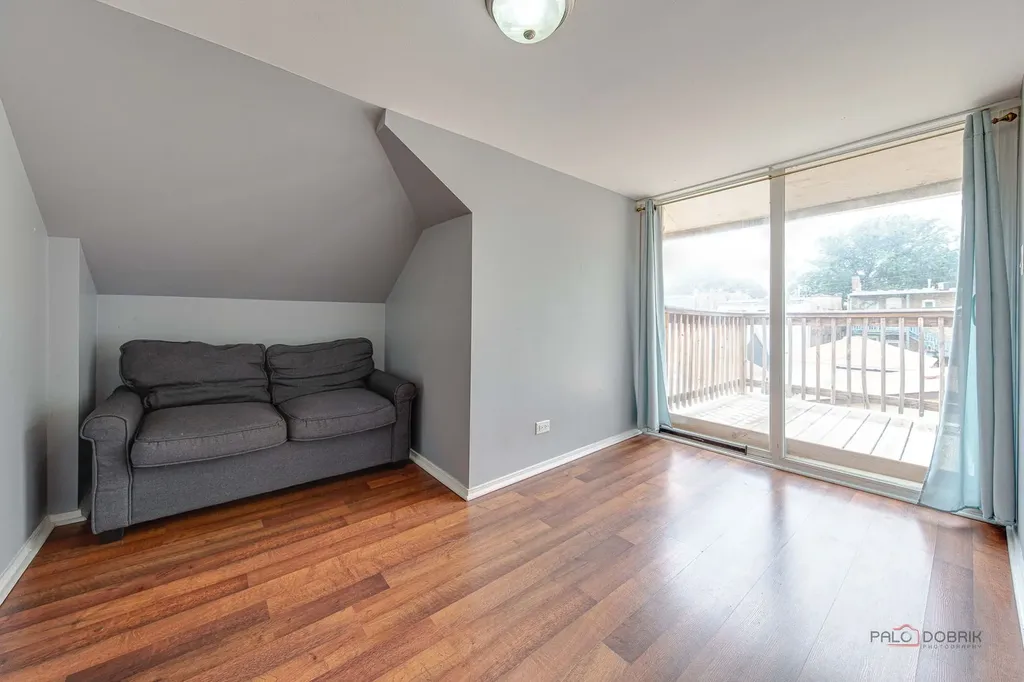 4439 West Deming Place Chicago IL 60639