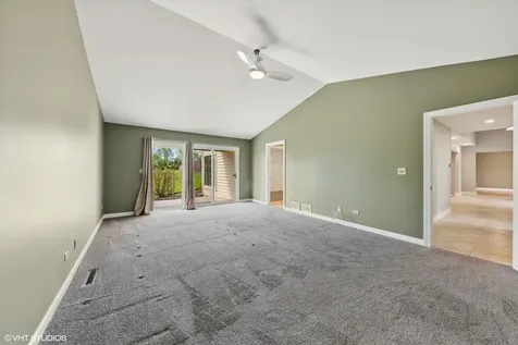 15020 King Drive Green Oaks IL 60048
