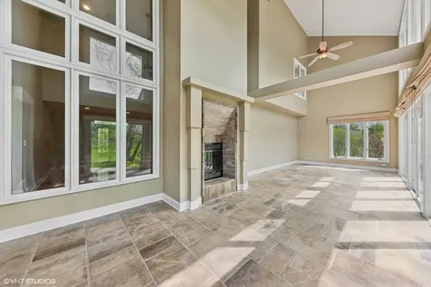 15020 King Drive Green Oaks IL 60048