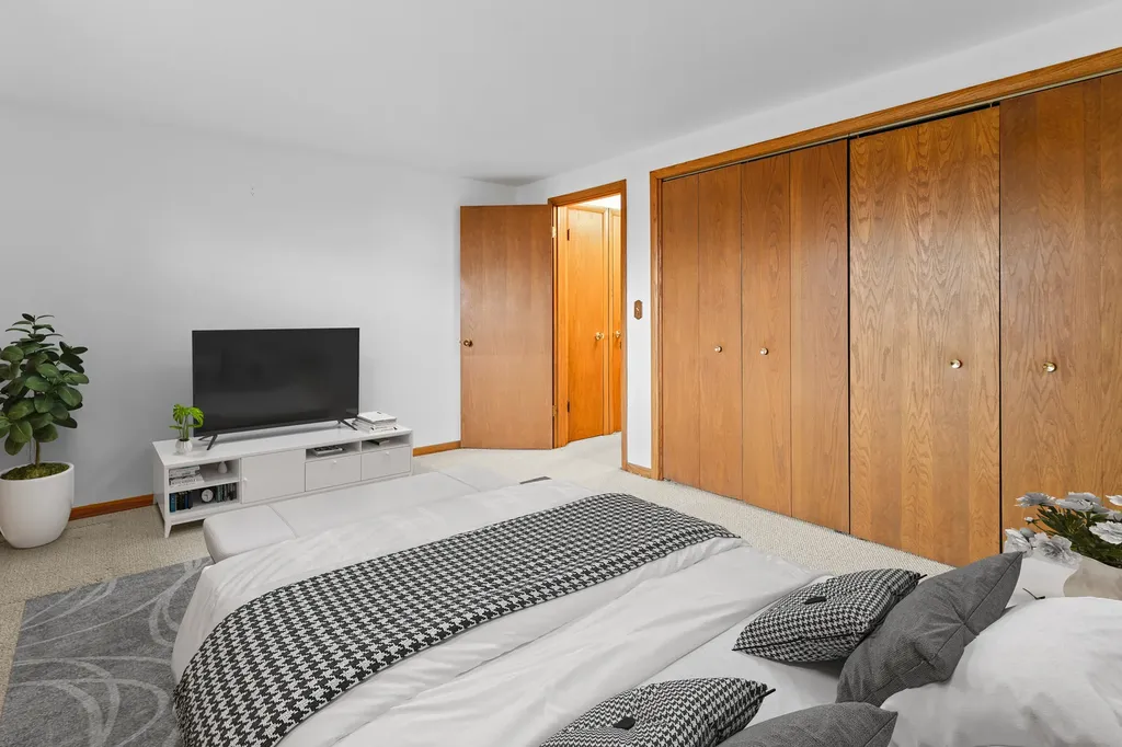 5440 West Windsor Avenue Chicago IL 60630