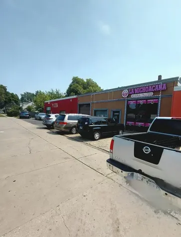 7-11 North Elmwood Drive N Aurora IL 60506