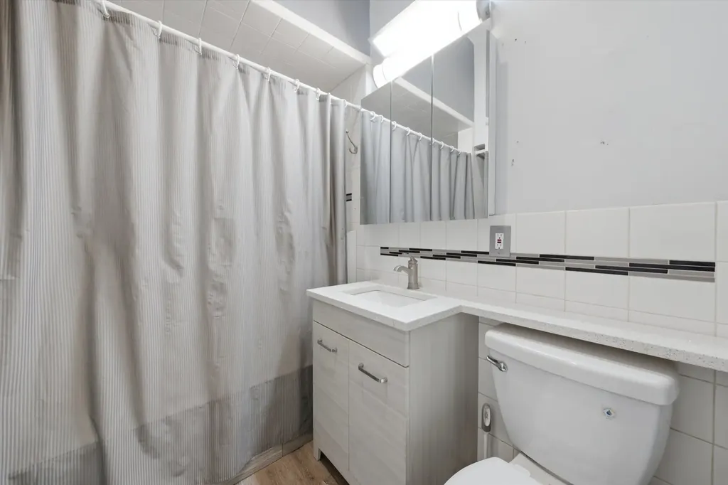 1354 West Ohio Street Chicago IL 60642