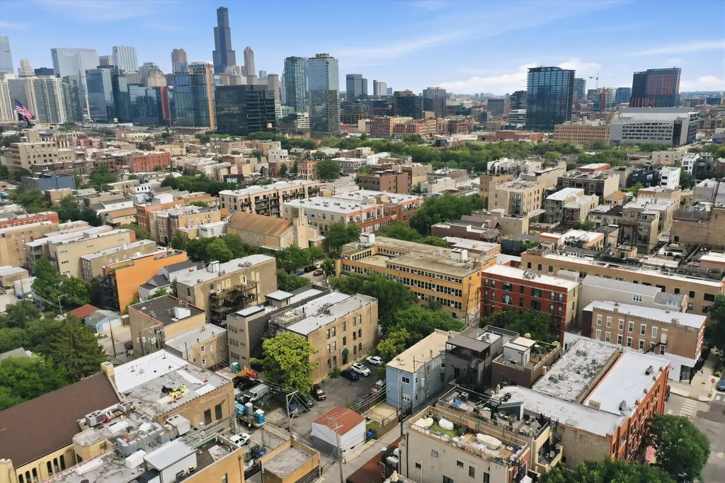 1354 West Ohio Street Chicago IL 60642