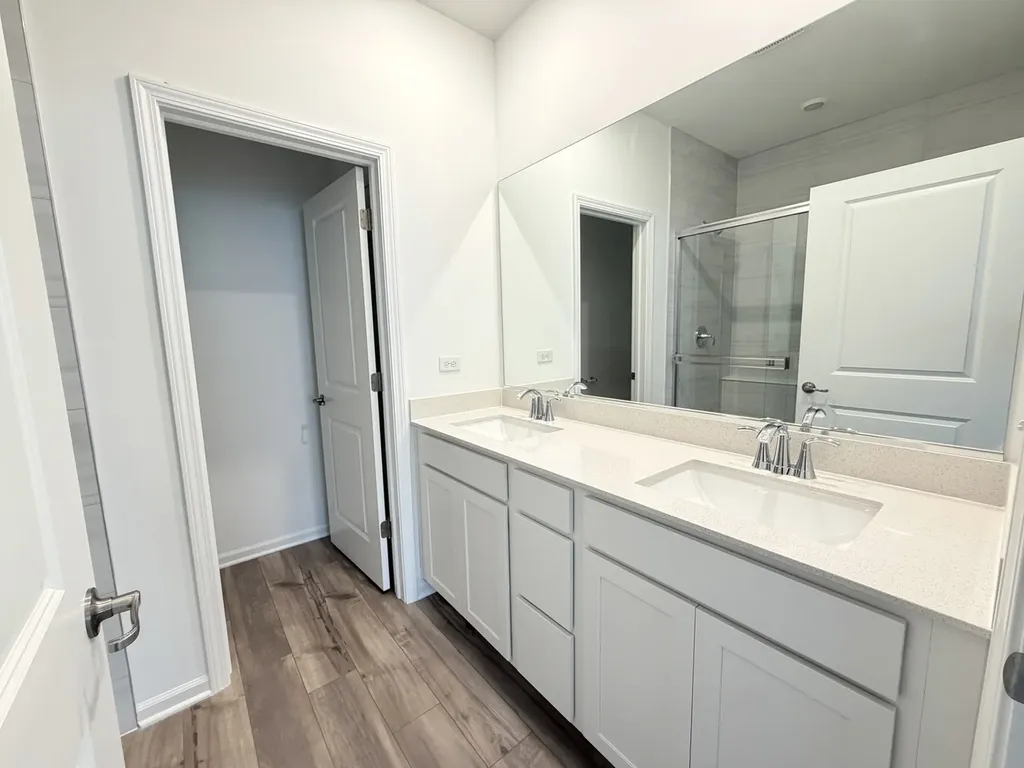 429 Cottrell Lane Aurora IL 60506