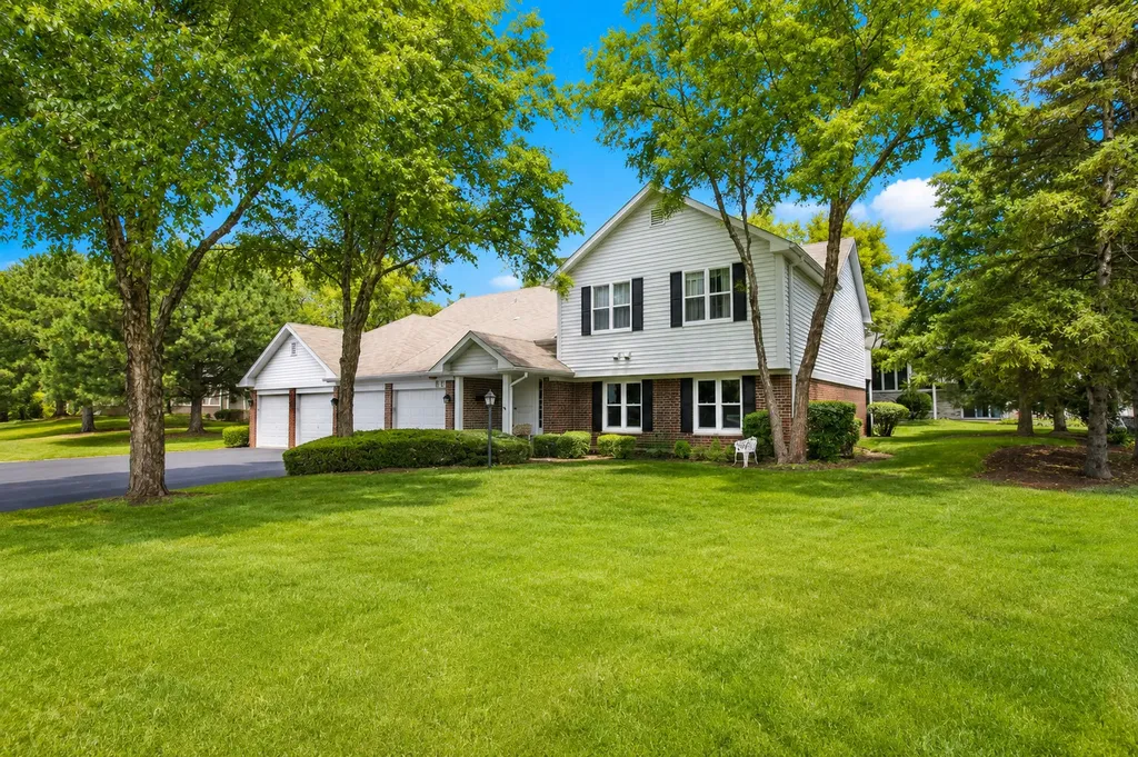 174 East Bluewater Lane Vernon Hills IL 60061