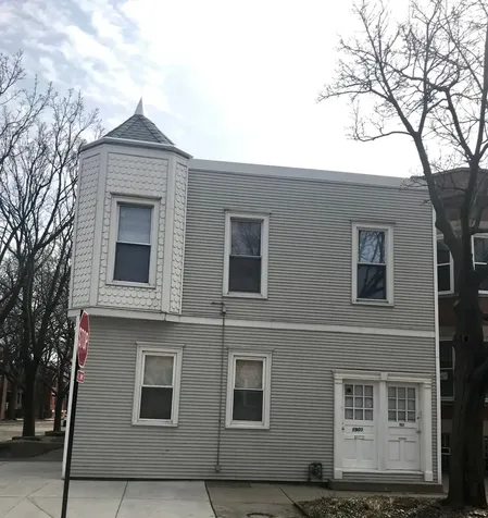 1901 West Barry Avenue Chicago IL 60657
