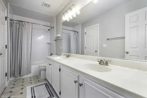 1645 Apple Tree Lane West Chicago IL 60185