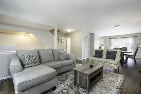 1645 Apple Tree Lane West Chicago IL 60185