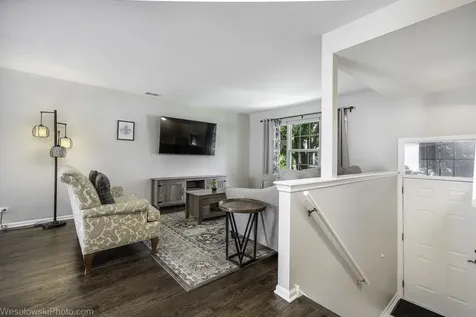 1645 Apple Tree Lane West Chicago IL 60185