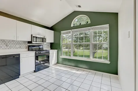 376 Ashford Circle Bartlett IL 60103