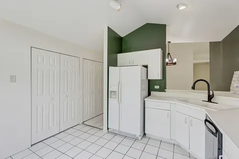 376 Ashford Circle Bartlett IL 60103