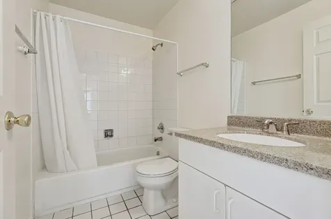 376 Ashford Circle Bartlett IL 60103