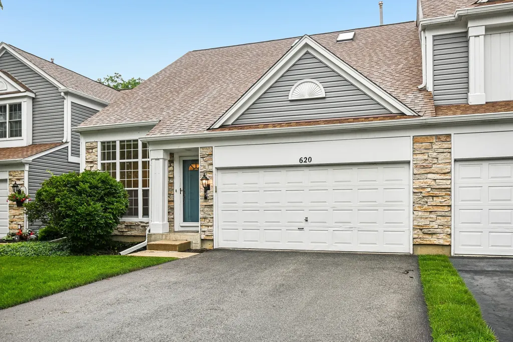 620 North Charter Hall Drive Palatine IL 60067