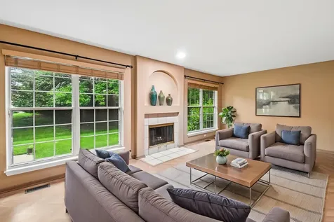 620 North Charter Hall Drive Palatine IL 60067