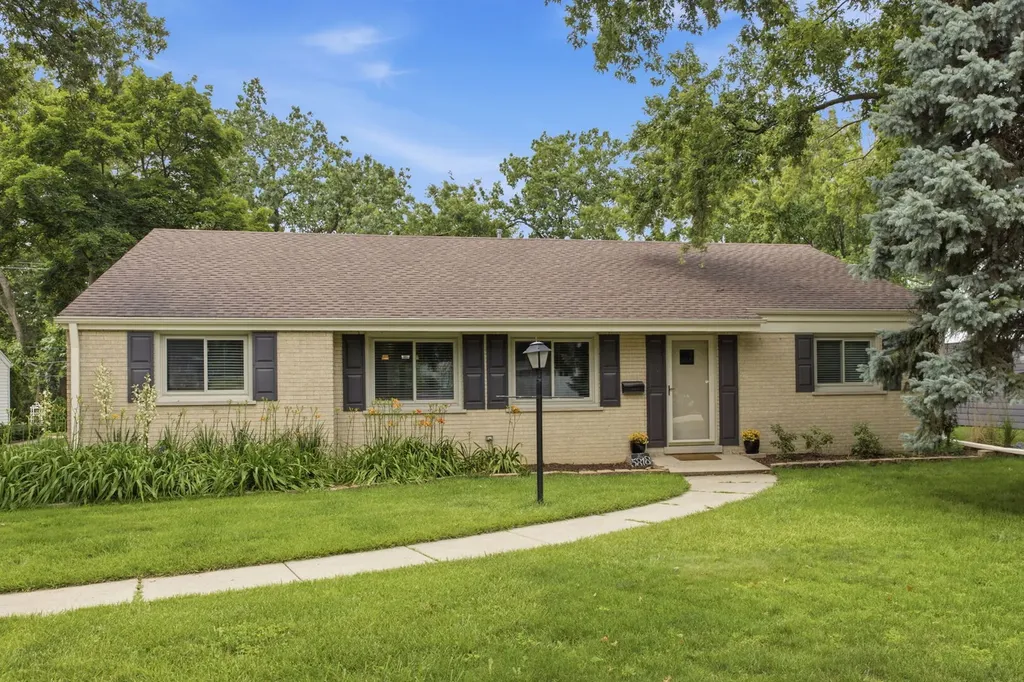 5818 Ridgewood Drive Western Springs IL 60558