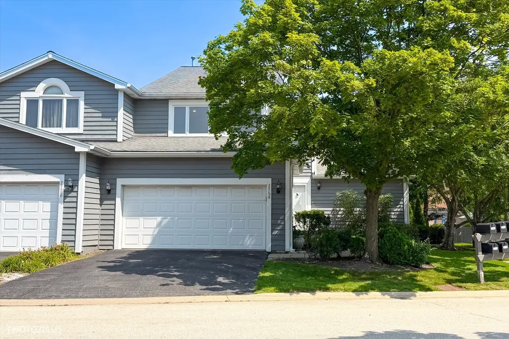 2768 The Mews Northbrook IL 60062