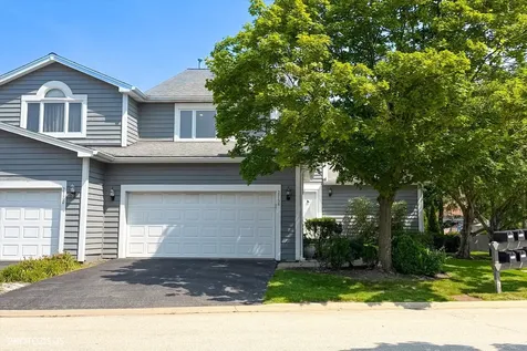 2768 The Mews Northbrook IL 60062