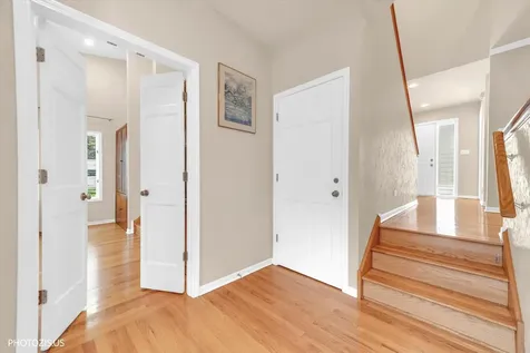 2768 The Mews Northbrook IL 60062