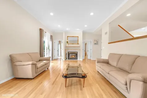 2768 The Mews Northbrook IL 60062