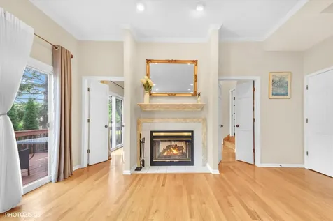 2768 The Mews Northbrook IL 60062
