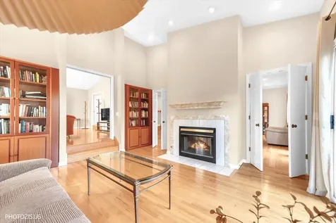 2768 The Mews Northbrook IL 60062