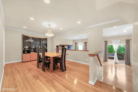 2768 The Mews Northbrook IL 60062