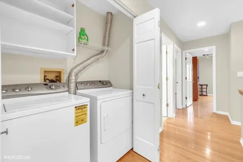 2768 The Mews Northbrook IL 60062