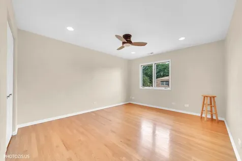 2768 The Mews Northbrook IL 60062