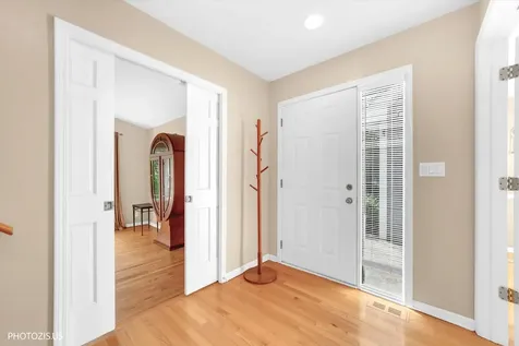 2768 The Mews Northbrook IL 60062