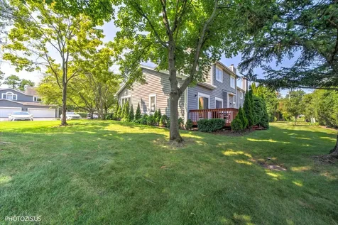 2768 The Mews Northbrook IL 60062