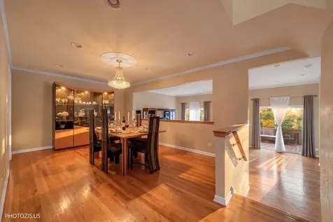 2768 The Mews Northbrook IL 60062