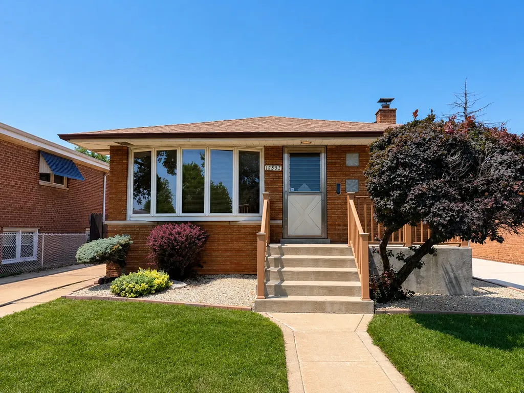 12852 South Manistee Avenue Chicago IL 60633