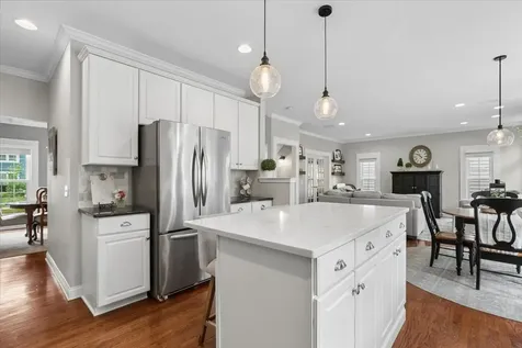667 Waterbury Avenue Gurnee IL 60031