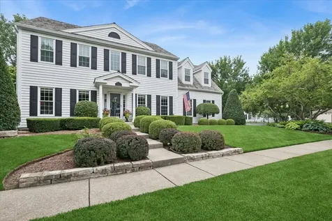 667 Waterbury Avenue Gurnee IL 60031