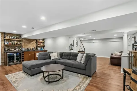 667 Waterbury Avenue Gurnee IL 60031