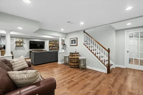 667 Waterbury Avenue Gurnee IL 60031