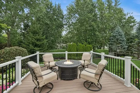 667 Waterbury Avenue Gurnee IL 60031