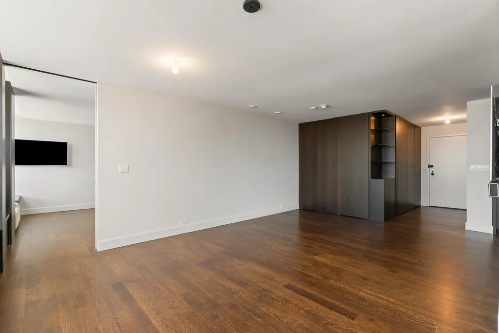 50 East Bellevue Place Chicago IL 60611