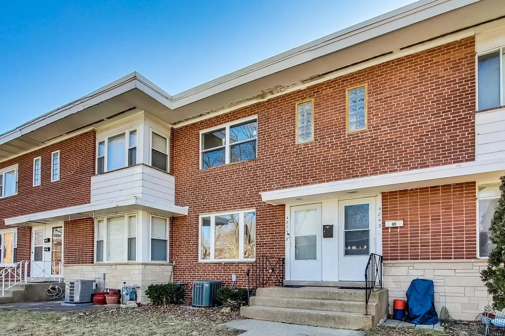4839 Crain Street Skokie IL 60077