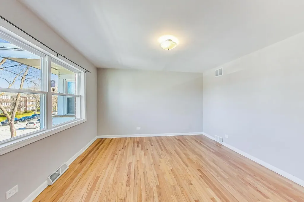 4839 Crain Street Skokie IL 60077