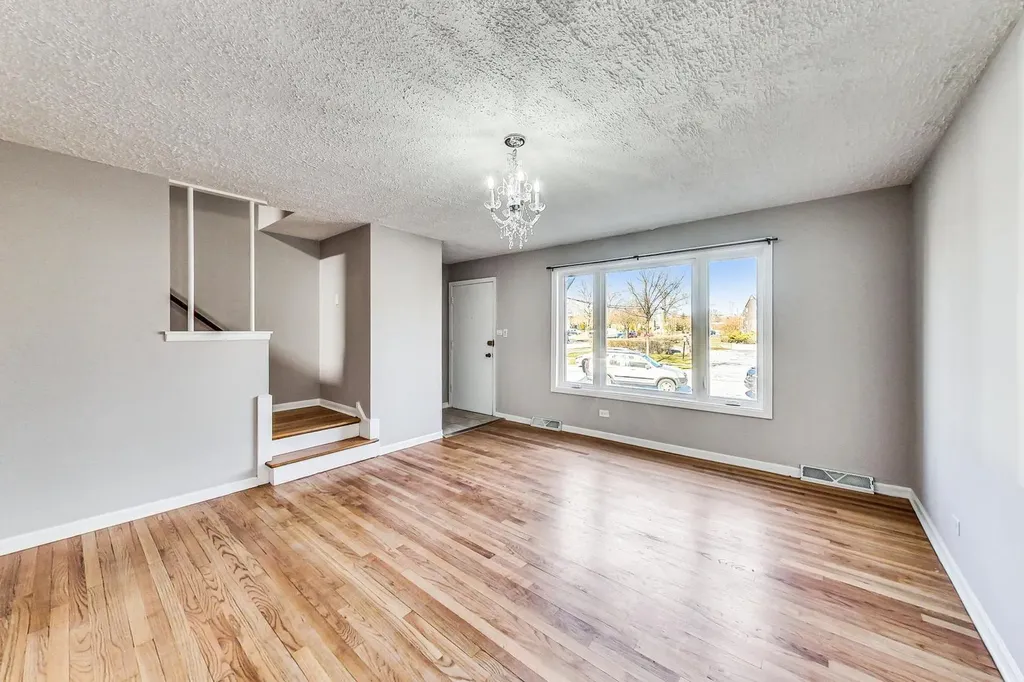 4839 Crain Street Skokie IL 60077