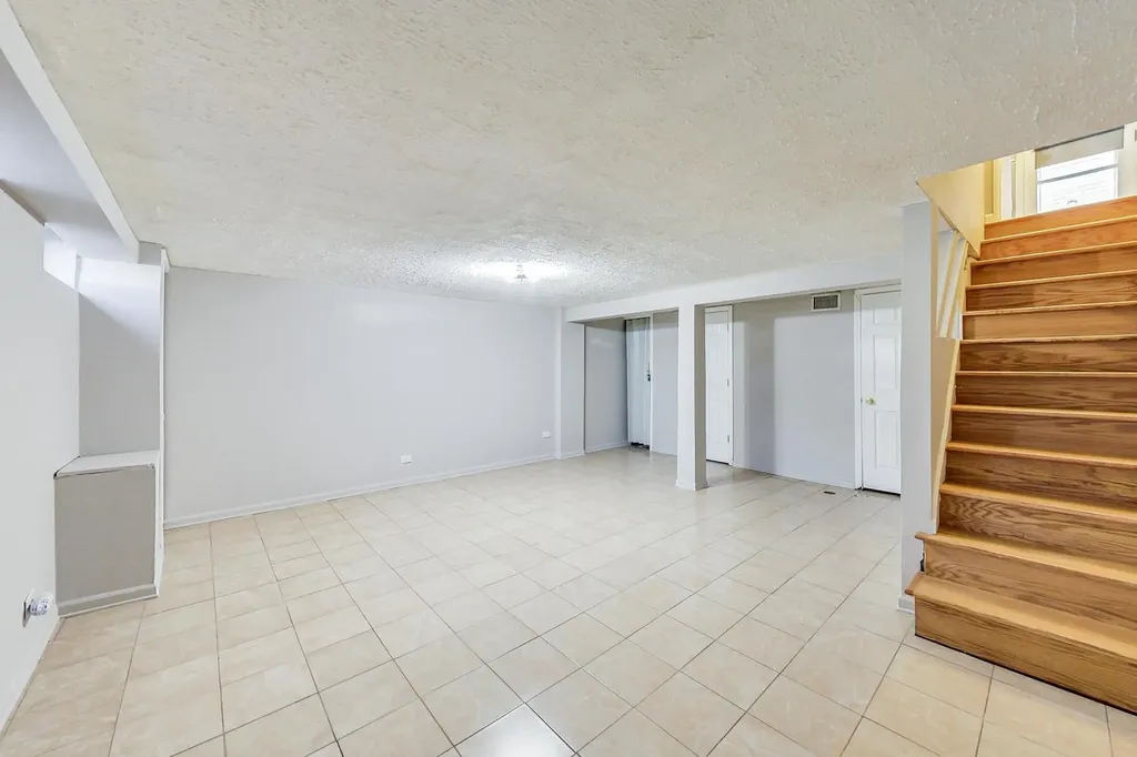 4839 Crain Street Skokie IL 60077